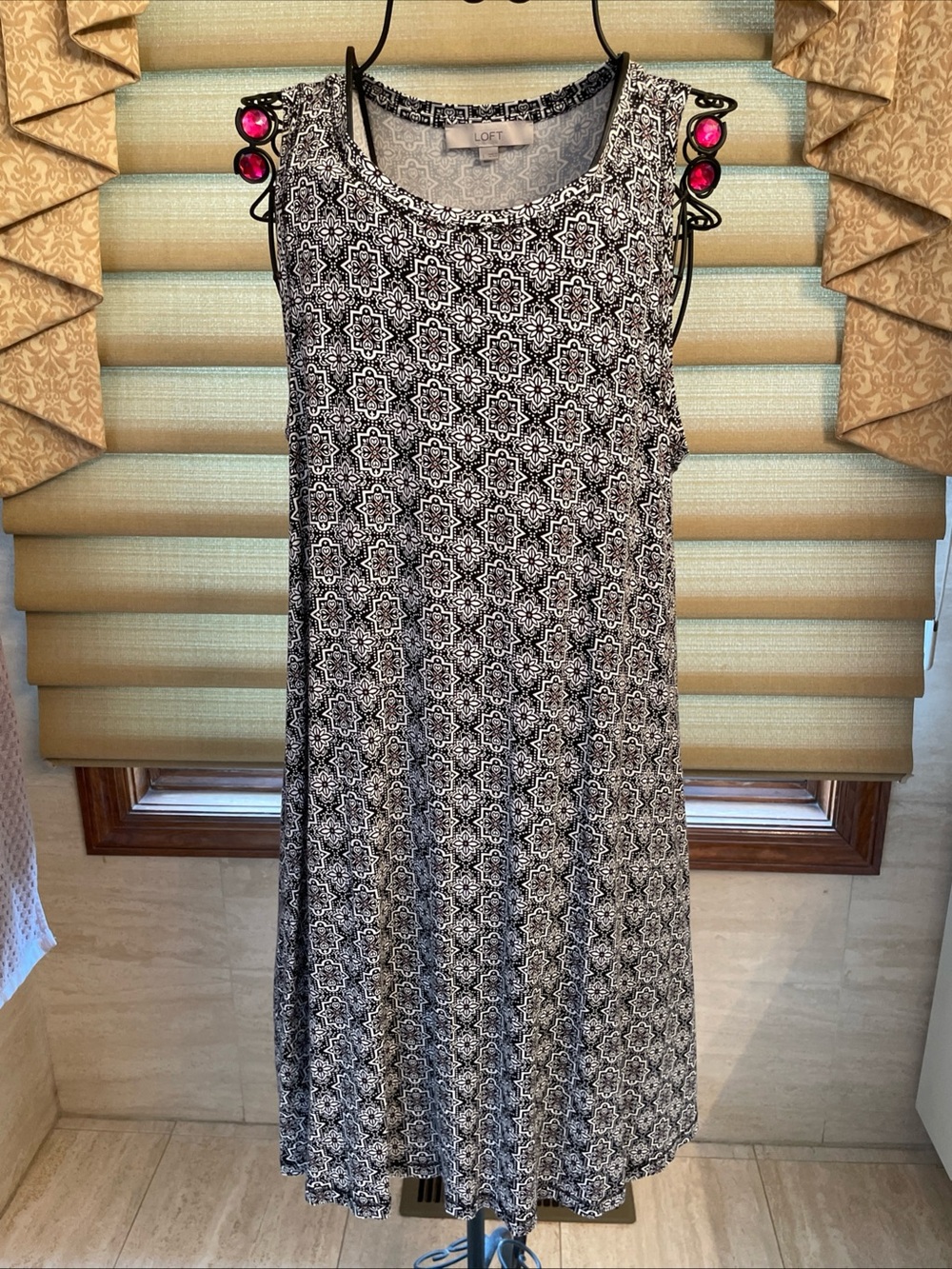 LOFT Black & White Floral Sleeveless Boat Neck Stretchy Tank Dress Size Large